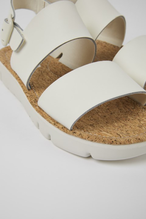 Oruga Beyaz Deri Kadın Karavan Sandaletleri Yeni Gelenler