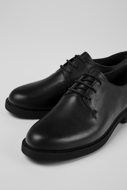 Iman Kadın Siyah Bağcıklı Karavan Yeni Gelenler