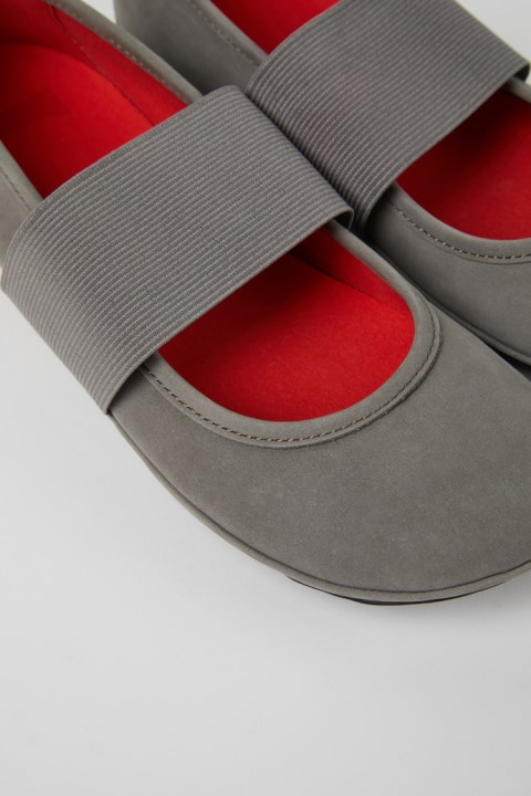 Karavan Tasarımı Sağ Gri Nubuk Kadın Balerin Ayakkabıları