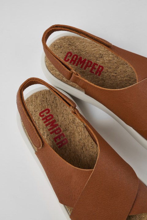 Pelotas Flota Erkek Karavan Yeni Gelenler Için Kahverengi Ve Beyaz Deri Sandaletler