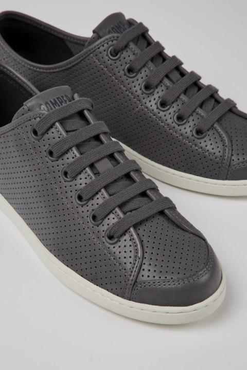 Uno Karavan Yeni Gelenler